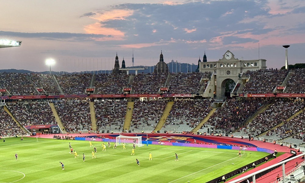 FC_Barcelona_in_the_Olympic_Stadium_1